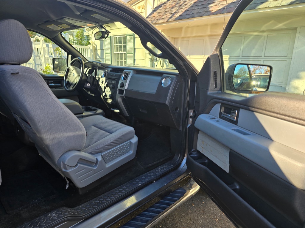 2012 Ford F-150 XLT photo 3
