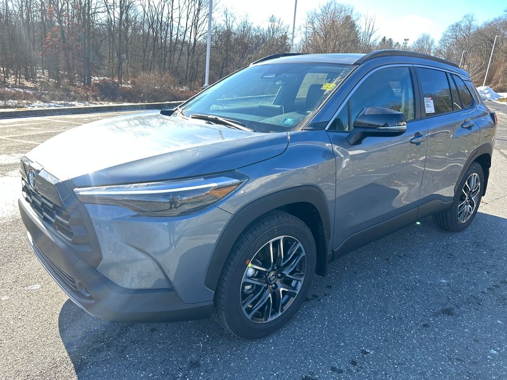 2026 Toyota Corolla Cross XLE's photo