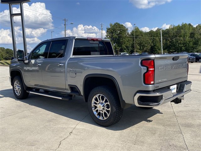 2026 Chevrolet Silverado 2500HD LTZ photo 3