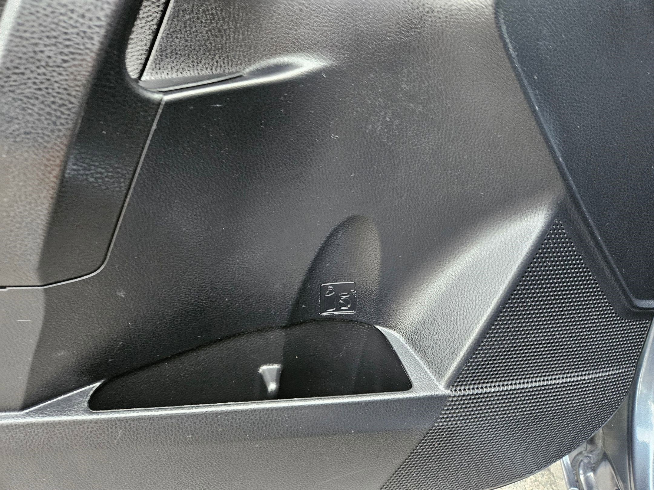 2018 Toyota Corolla L photo 12