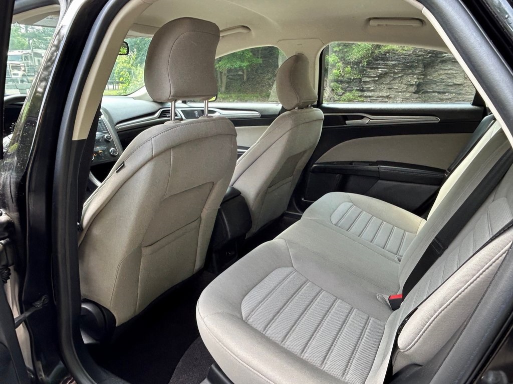 2019 Ford Fusion S photo 12