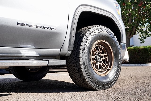 Used 2019 Gray GMC SLT image 8