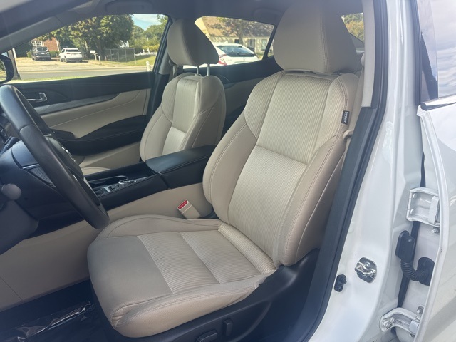2017 Nissan Maxima S photo 9