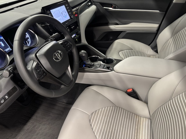 2024 Toyota Camry Hybrid SE photo 15