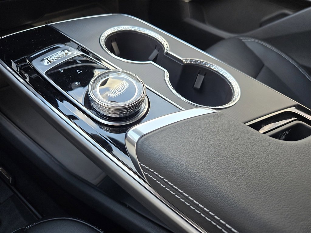 2025 Cadillac Lyriq Luxury photo 21