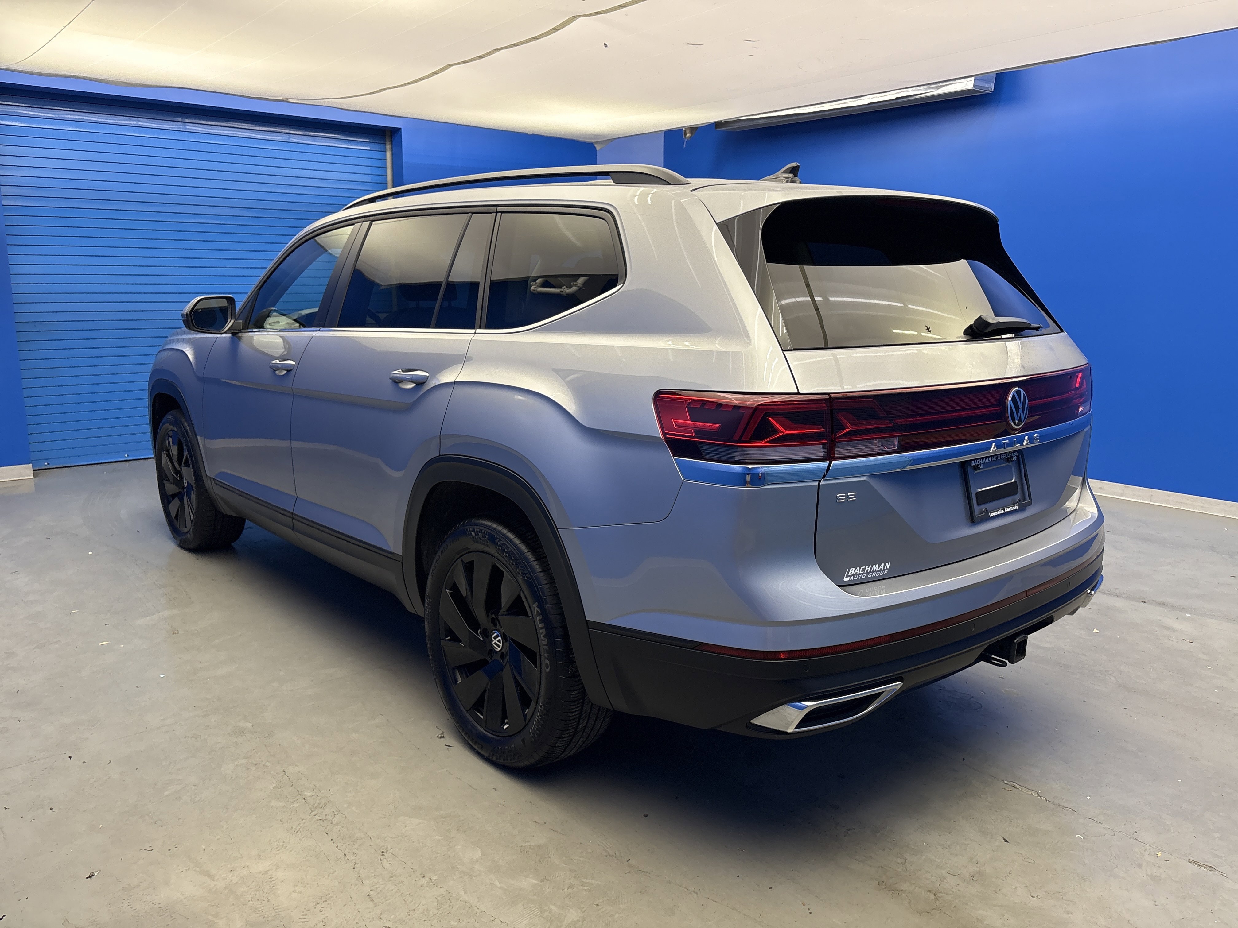 2024 Volkswagen Atlas SE Technology photo 3