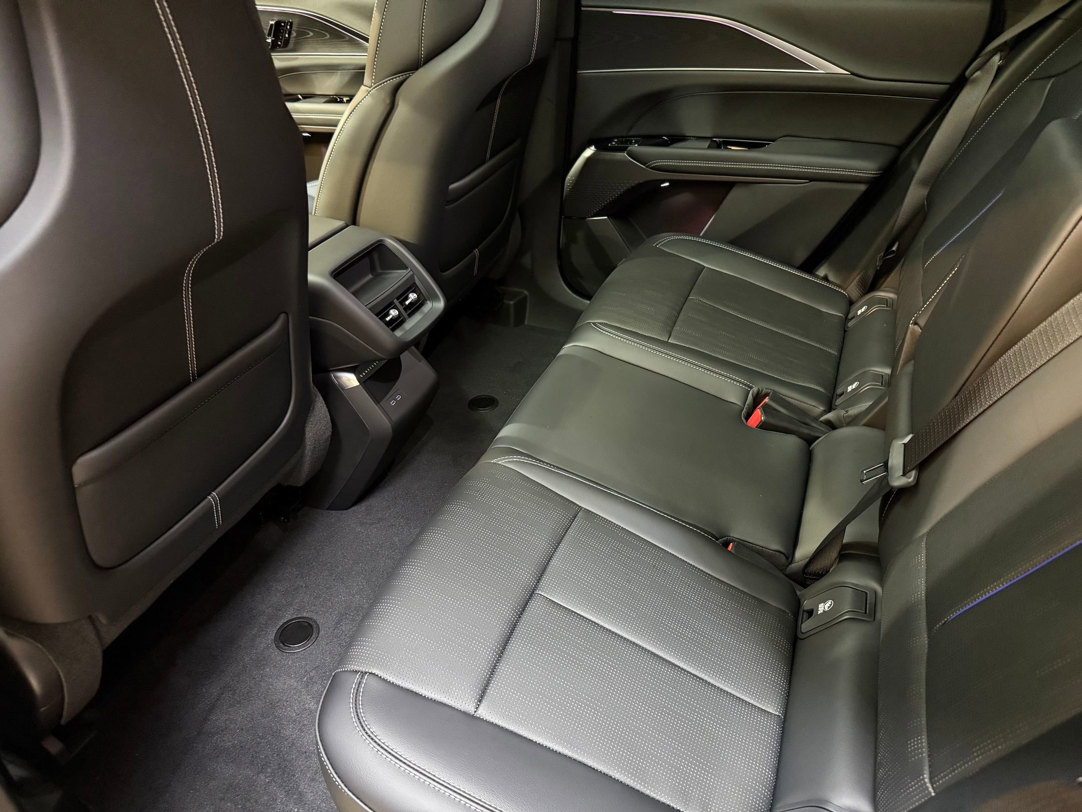 2026 Cadillac Lyriq Sport photo 37