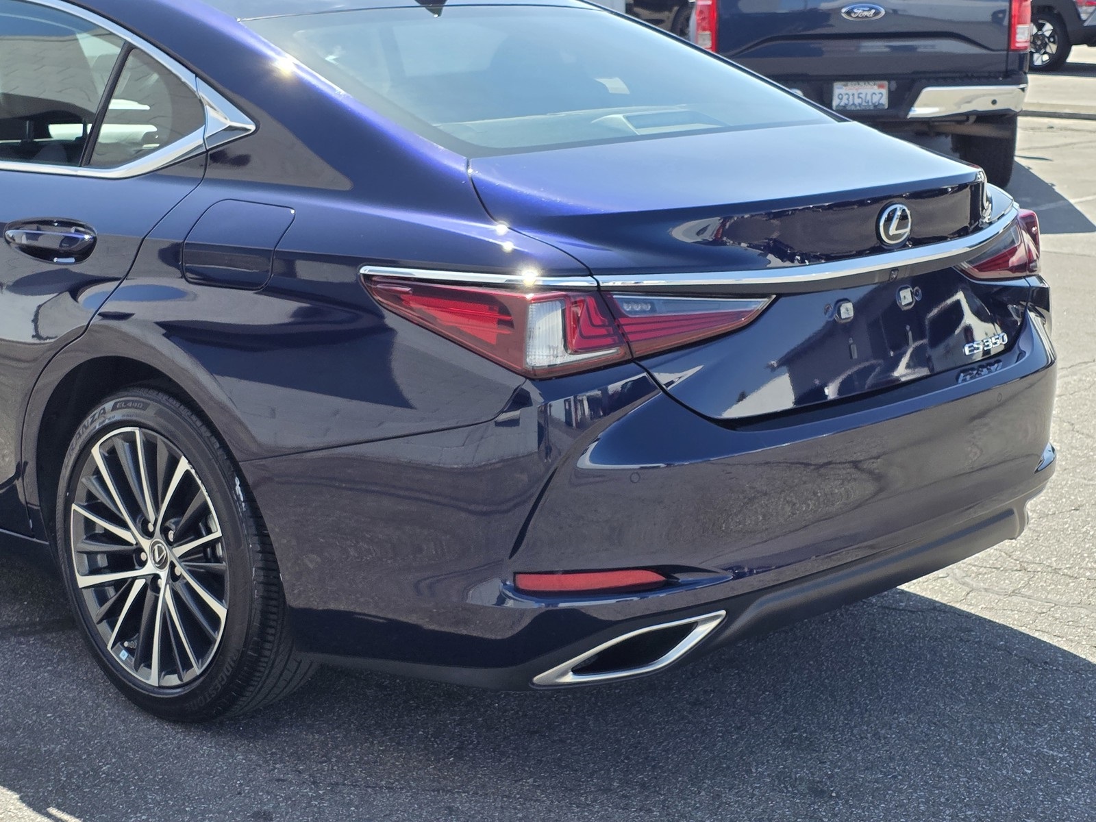 2022 Lexus ES 350 photo 10