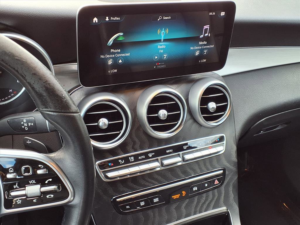 2021 Mercedes Benz GLC 300 photo 3