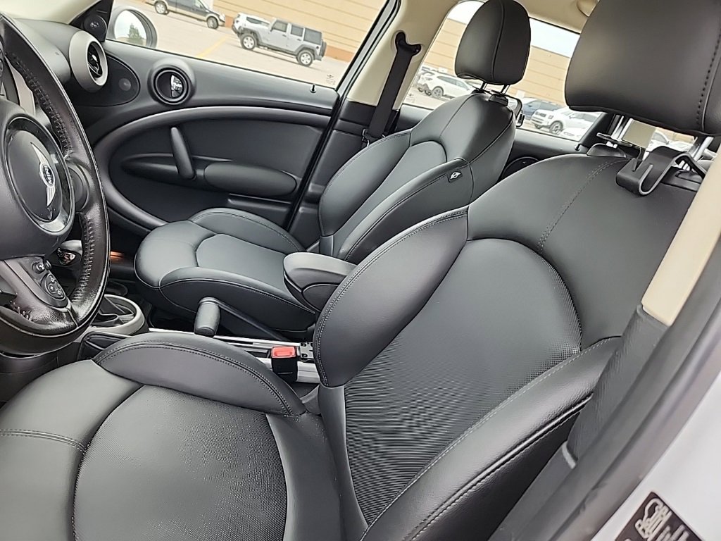 2011 Mini Countryman S photo 12