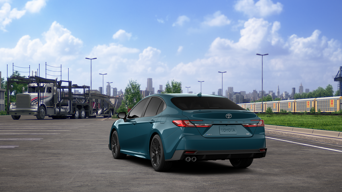 2025 Toyota Camry SE photo 5
