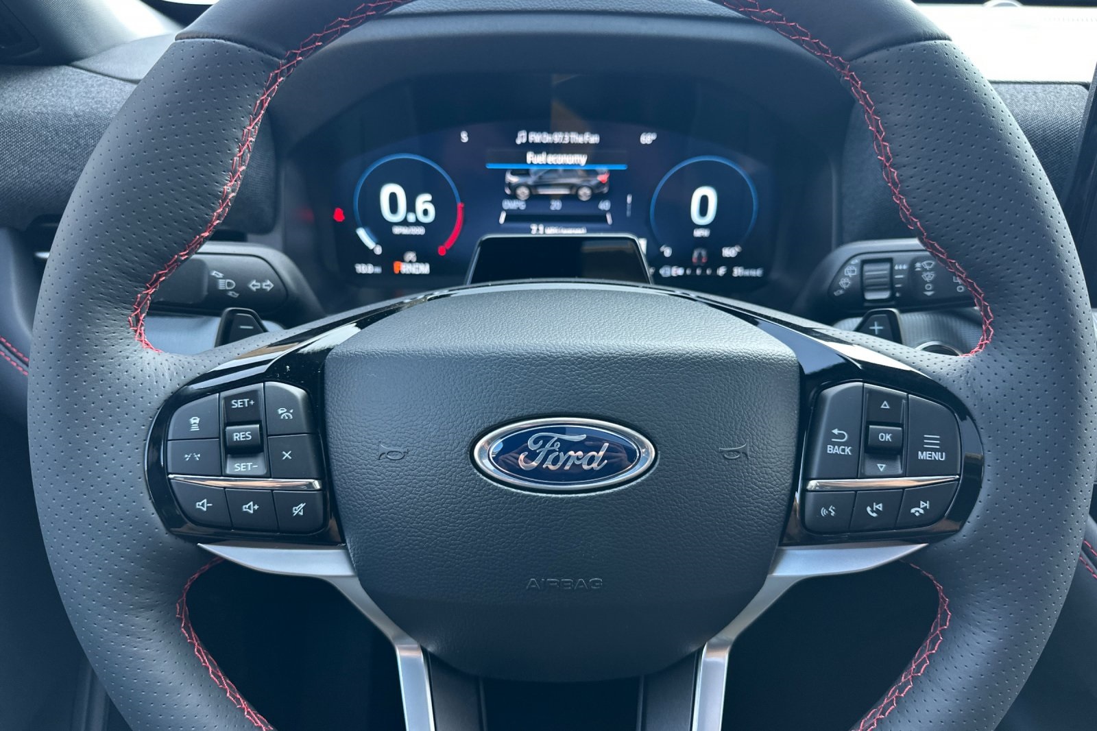 2025 Ford Explorer ST photo 17