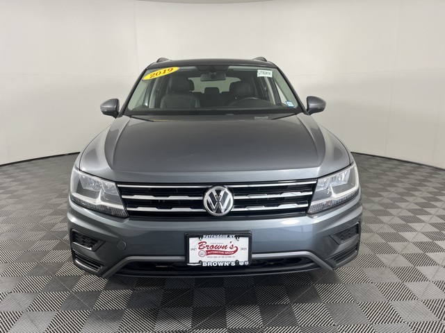 Used 2019 Volkswagen Tiguan SEL R-Line with VIN 3VV2B7AX5KM174008 for sale in Patchogue, NY