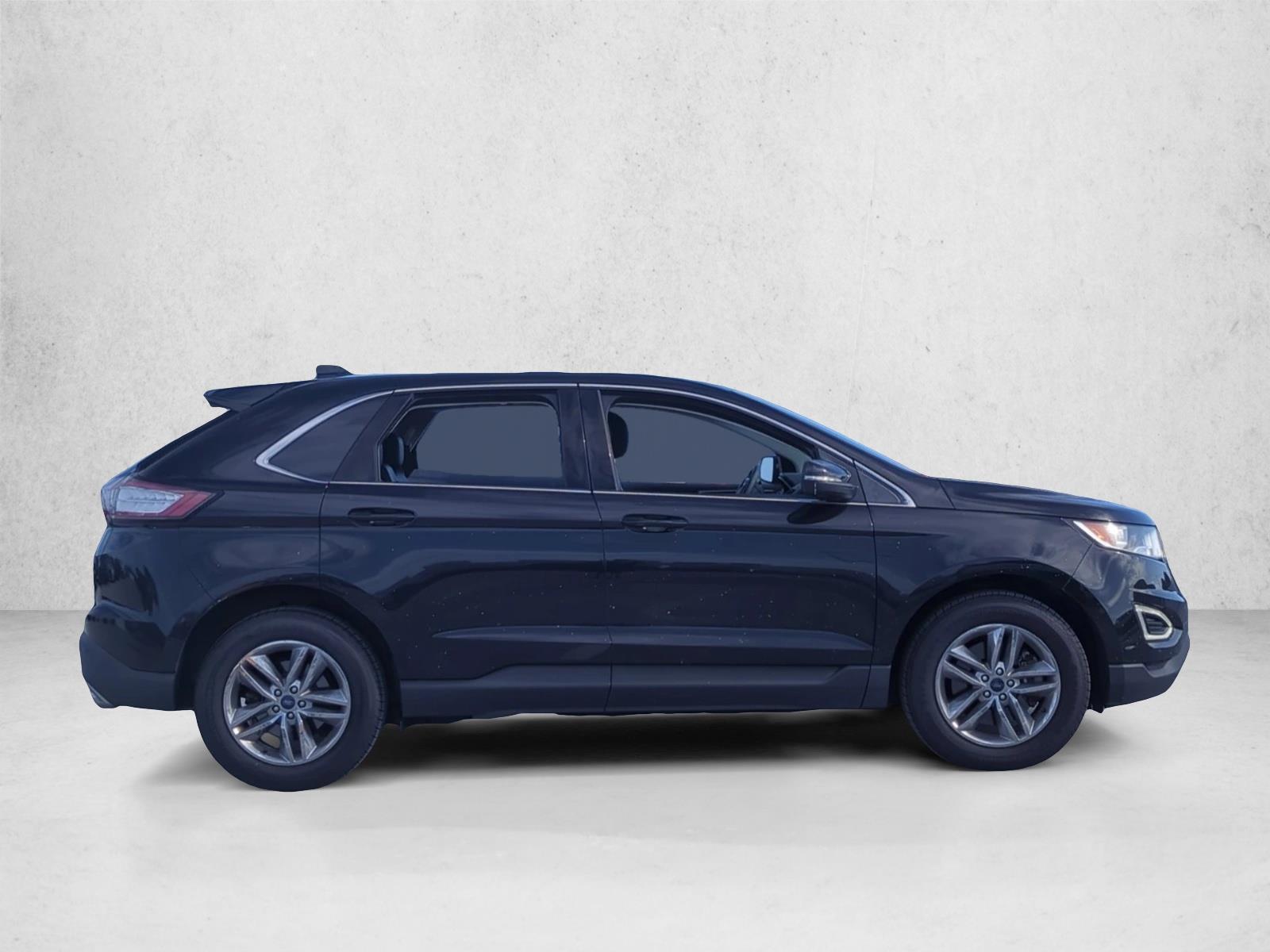 2015 Ford Edge SEL photo 2