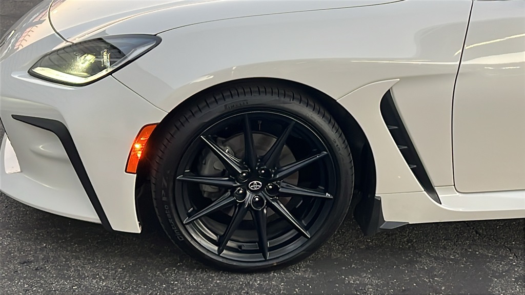 2022 Toyota GR86 Premium photo 2