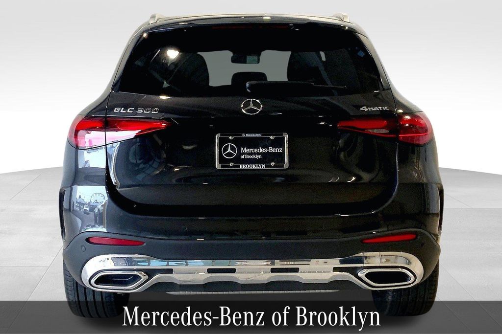 2025 Mercedes Benz GLC 300 4MATIC photo 4