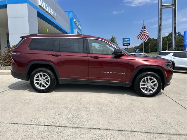 2023 Jeep Grand Cherokee Laredo photo 3