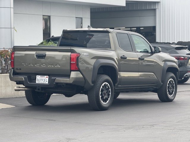 2025 Toyota Tacoma TRD 4x4 photo 4
