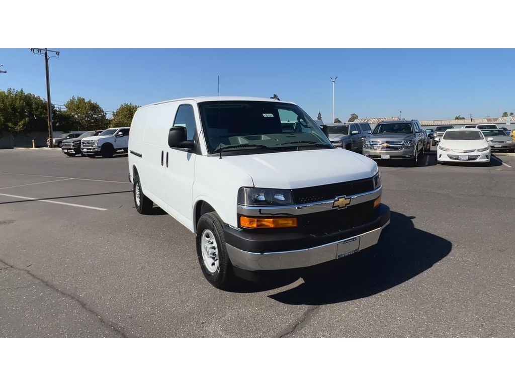 2025 Chevrolet Express Cargo 2500 photo 3
