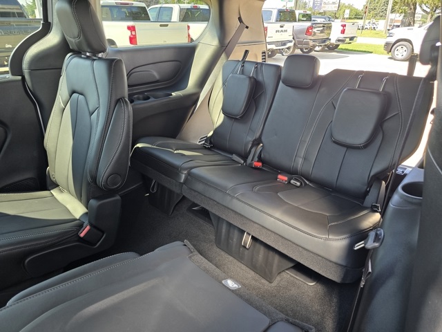 2026 Chrysler Pacifica photo 23