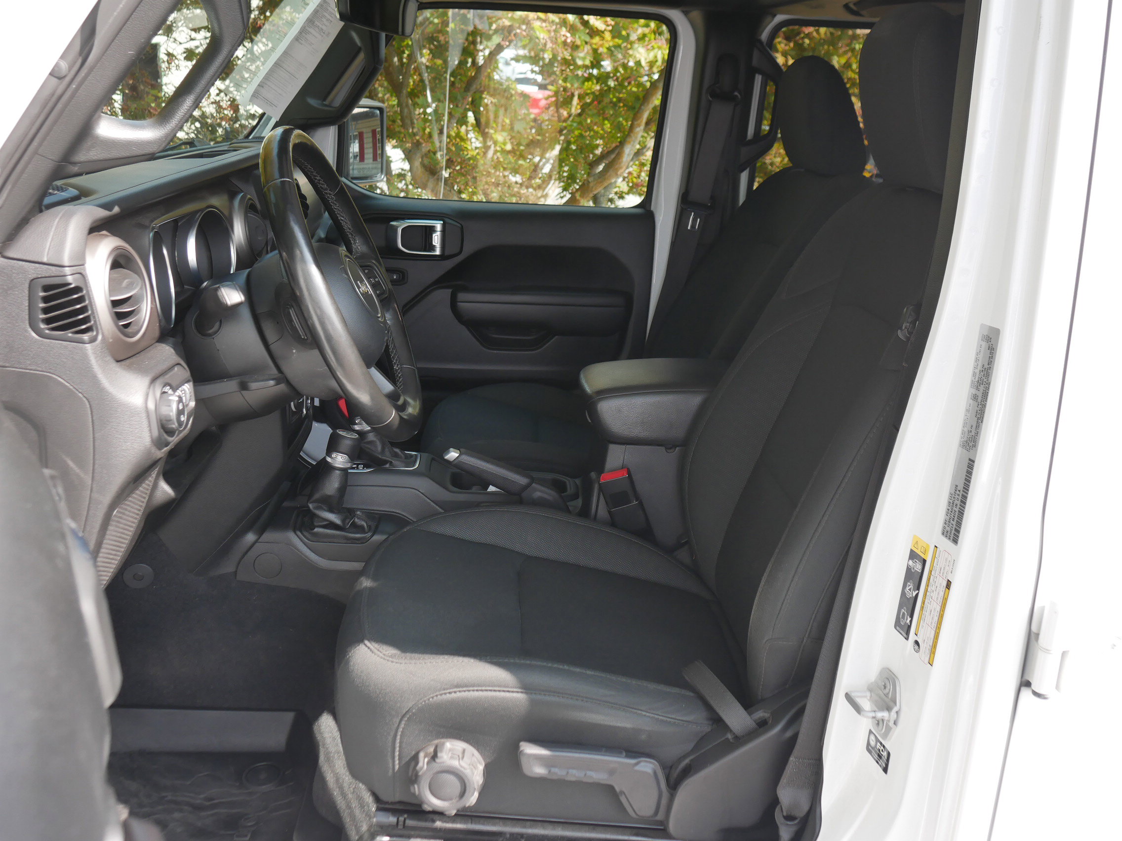 2021 Jeep Gladiator Sport S photo 2