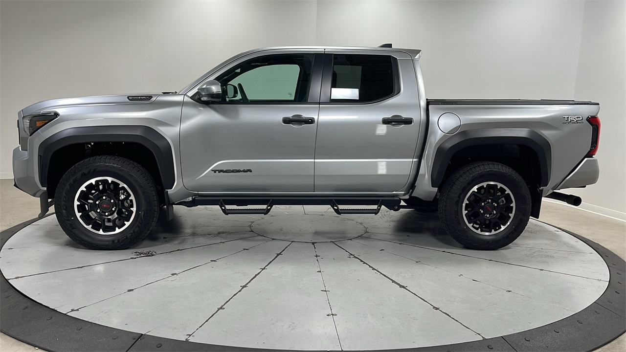 2024 Toyota Tacoma TRD photo 8