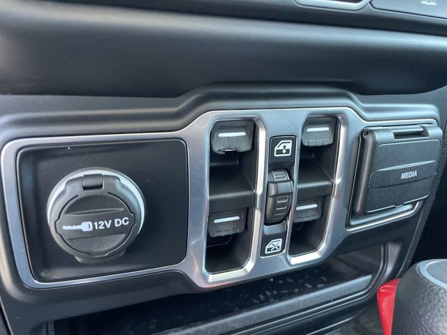 2021 Jeep Wrangler Unlimited Sahara photo 13