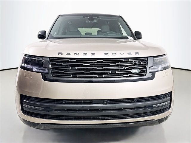 2025 Land Rover Range Rover SE photo 2