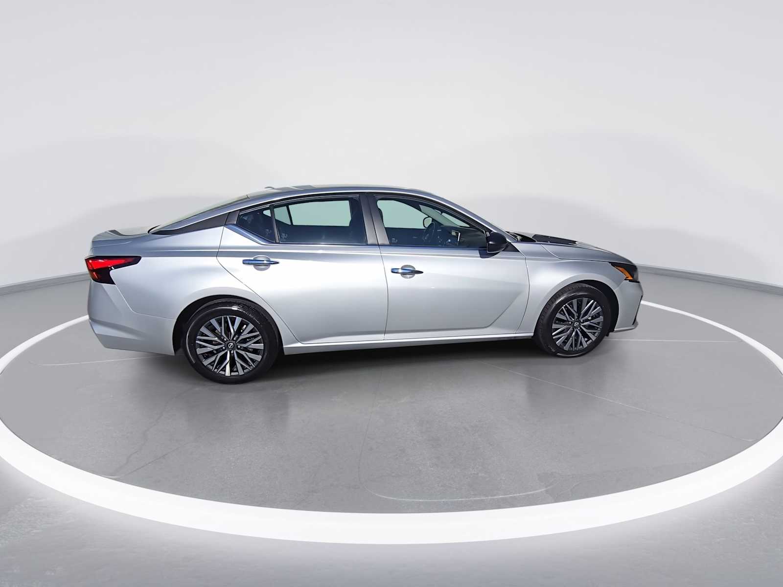 2024 Nissan Altima 2.5 SV photo 8