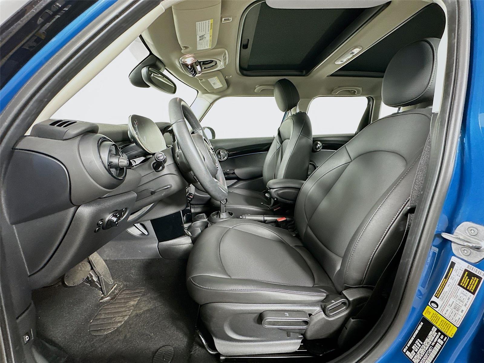 2023 Mini Cooper 4 Door Hardtop photo 6