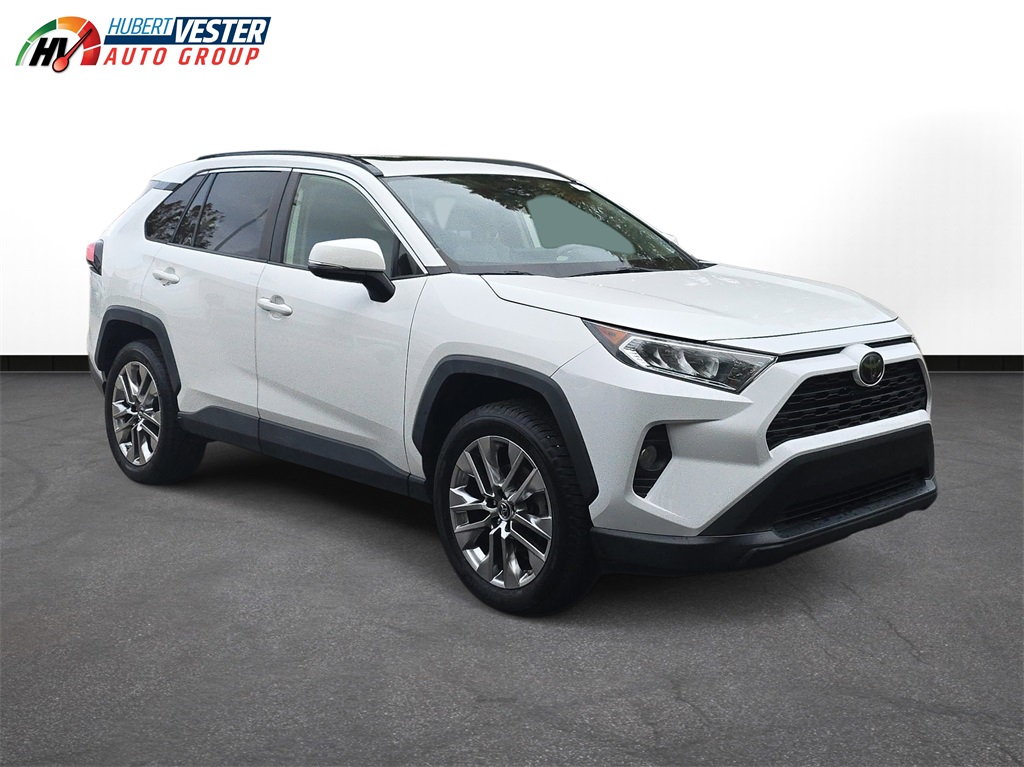 2019 Toyota RAV4 XLE Premium photo 3