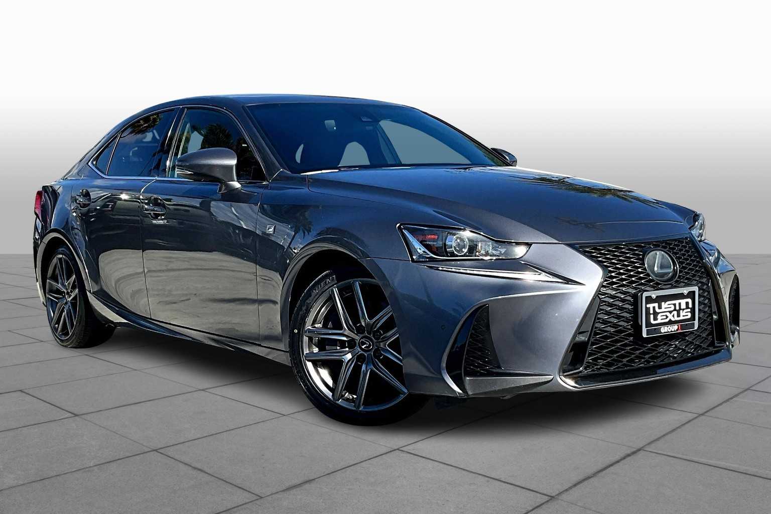 2020 Lexus IS 300 F SPORT photo 2
