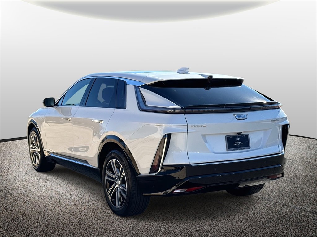 2025 Cadillac Lyriq Luxury photo 4