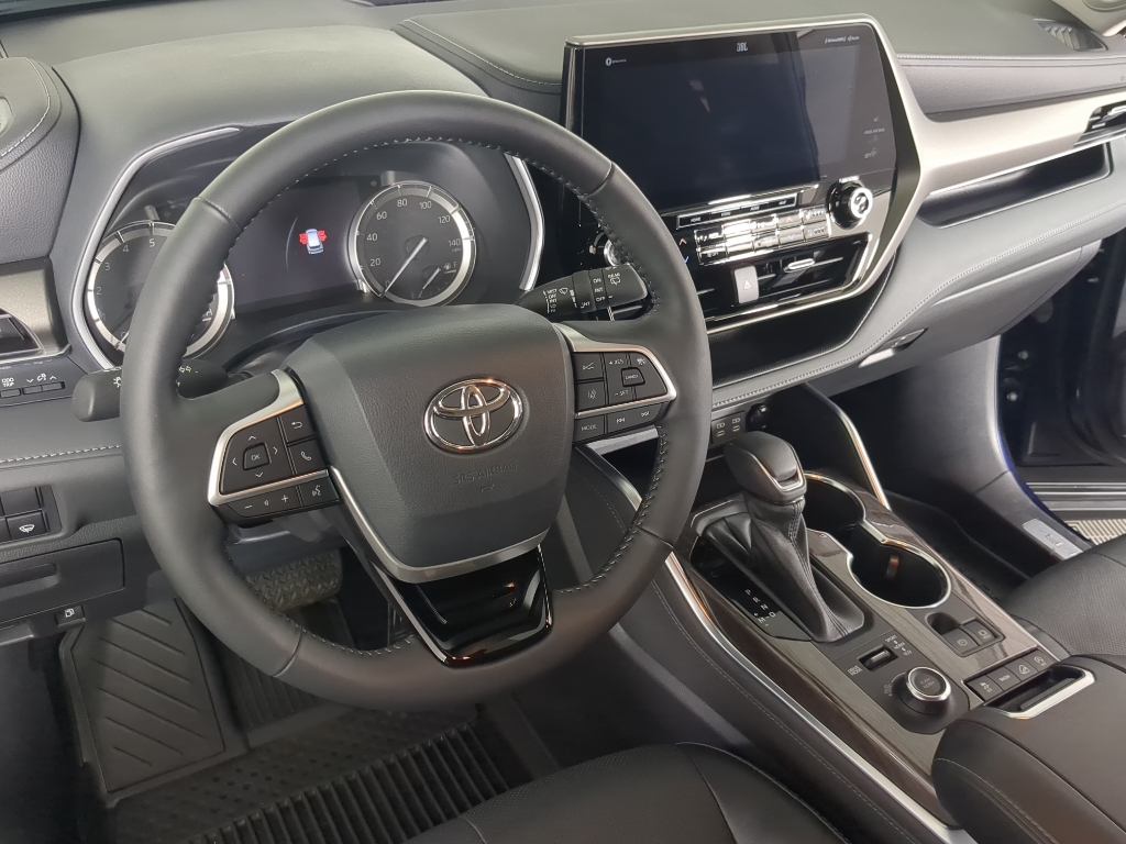 2022 Toyota Highlander Limited photo 20