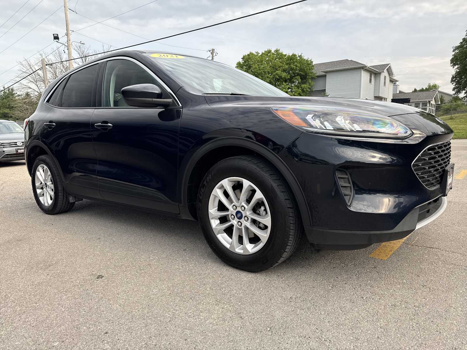 2021 Ford Escape SE photo 3