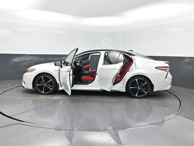 2020 Toyota Camry XSE photo 31