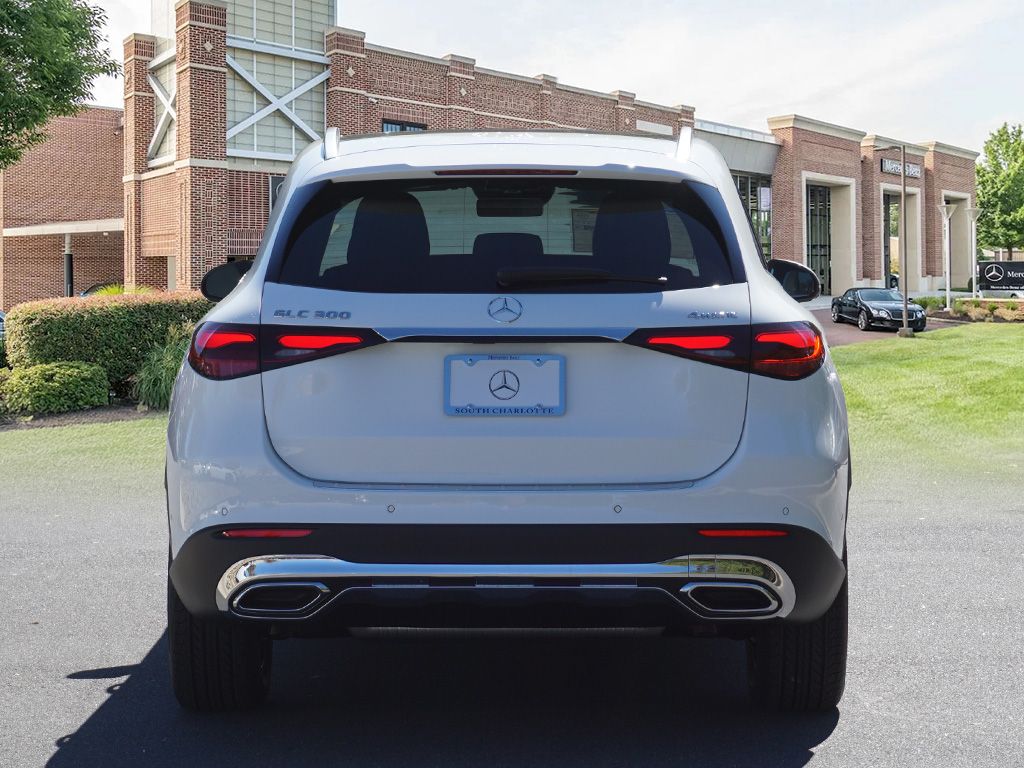 2026 Mercedes Benz GLC 300 4MATIC photo 4