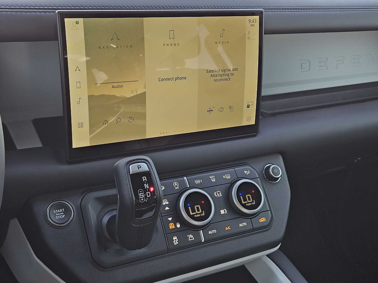 2025 Land Rover Defender 110 X-Dynamic SE photo 14
