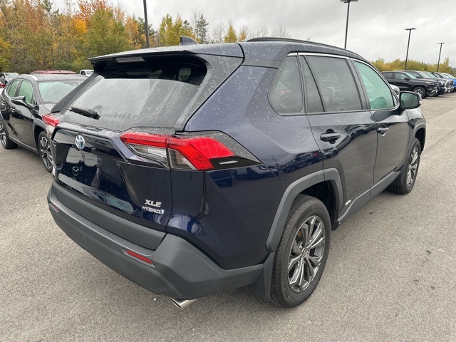 2024 Toyota RAV4 Hybrid XLE Premium photo 3
