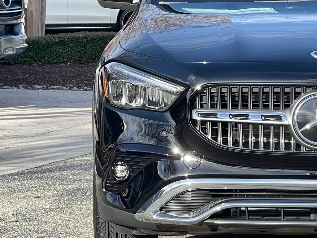 2025 Mercedes Benz GLA 250 4MATIC photo 2