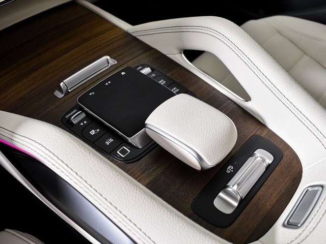 2026 Mercedes Benz GLS 450 4MATIC photo 16