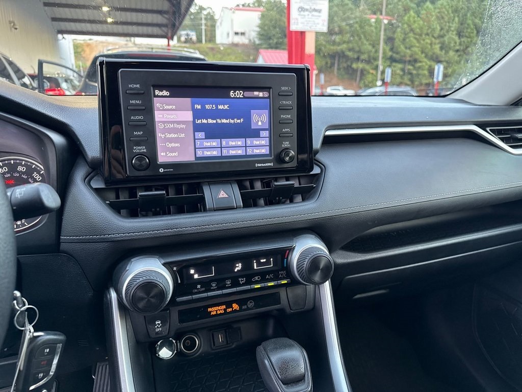2020 Toyota RAV4 LE photo 10