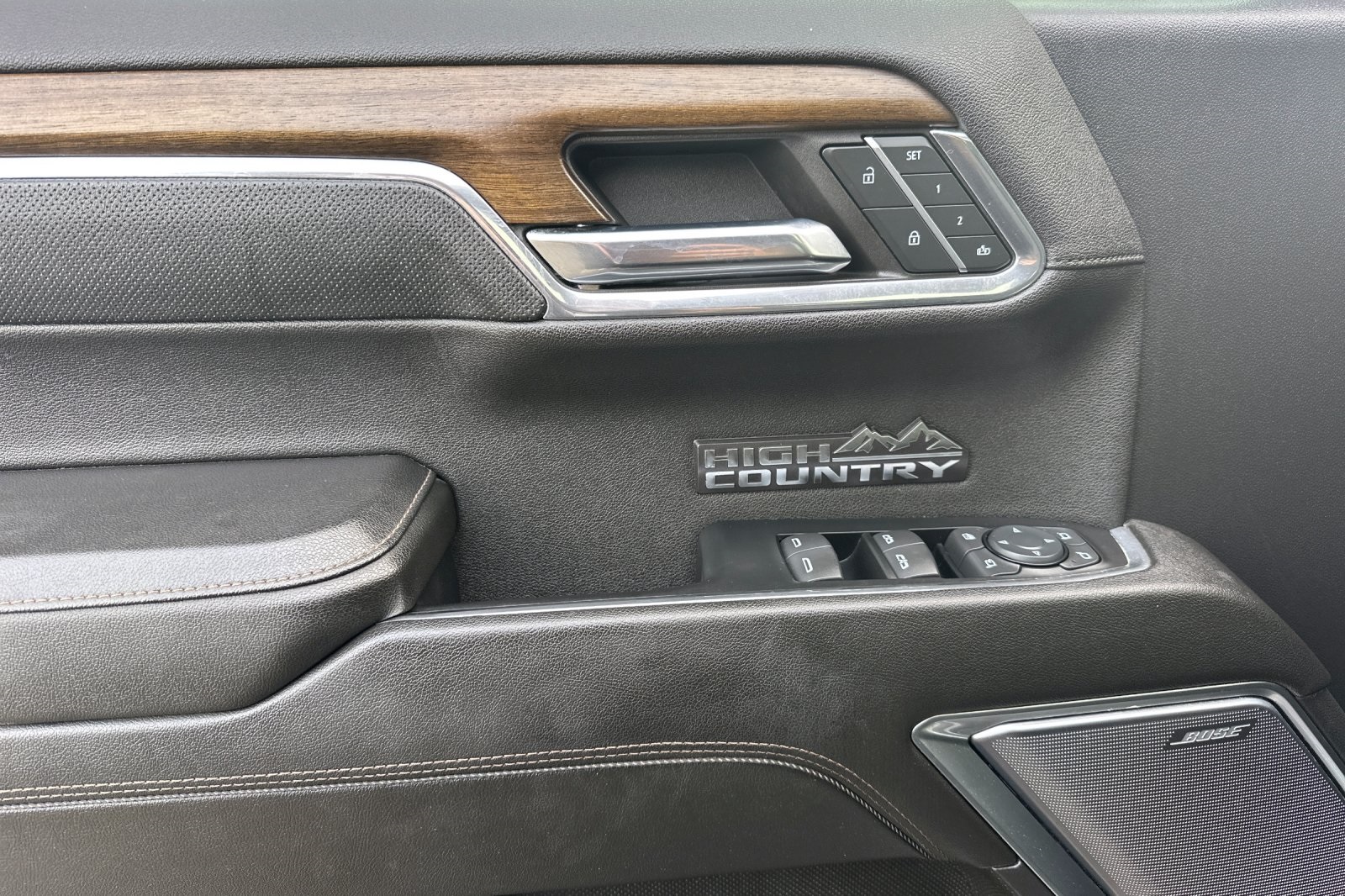 2024 Chevrolet Silverado 1500 High Country photo 11