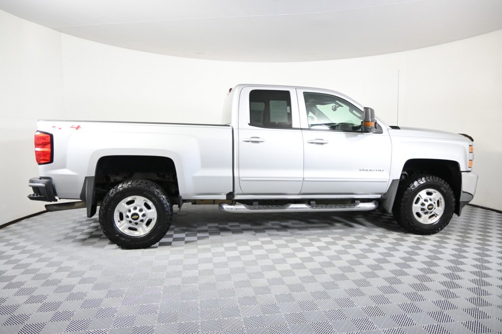 2019 Chevrolet Silverado 2500HD LT photo 7