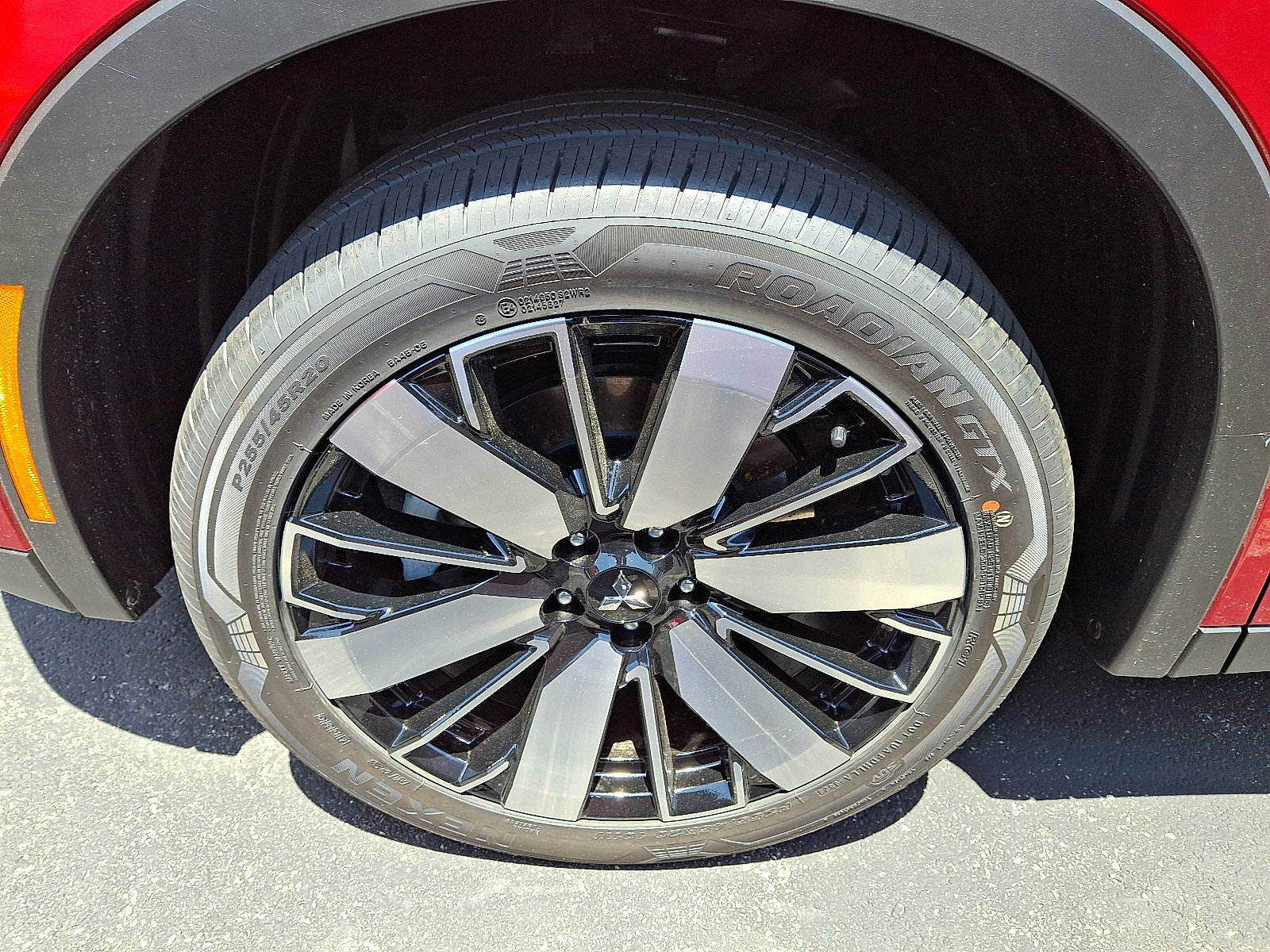 2025 Mitsubishi Outlander SE photo 3