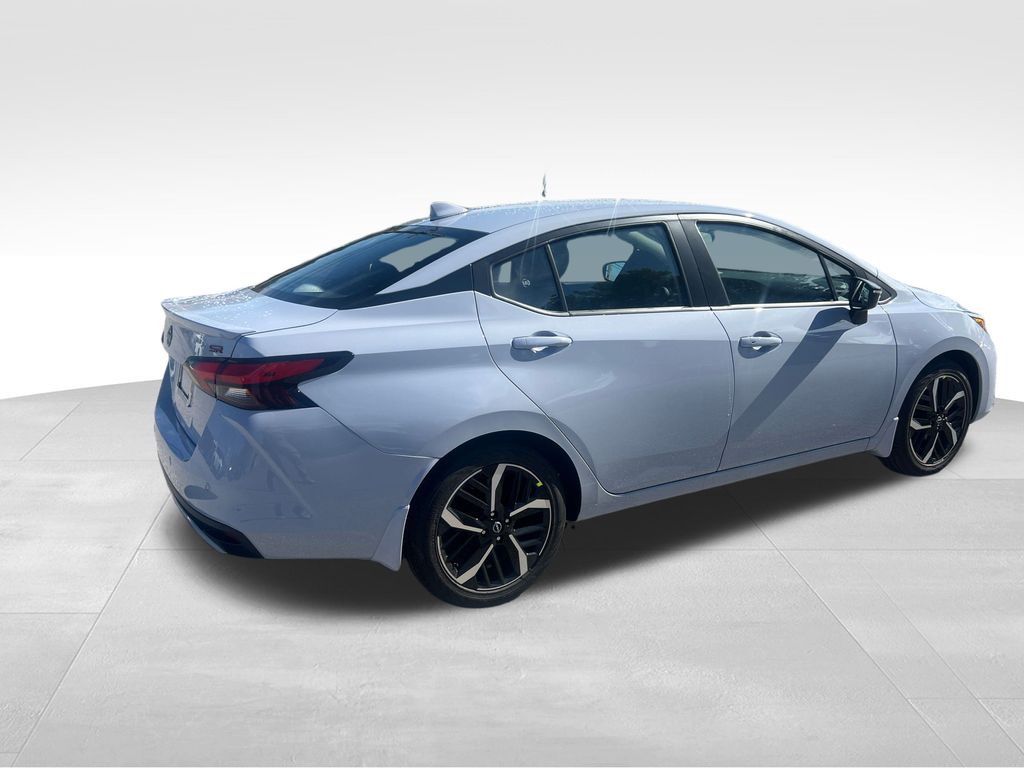 2025 Nissan Versa SR photo 4