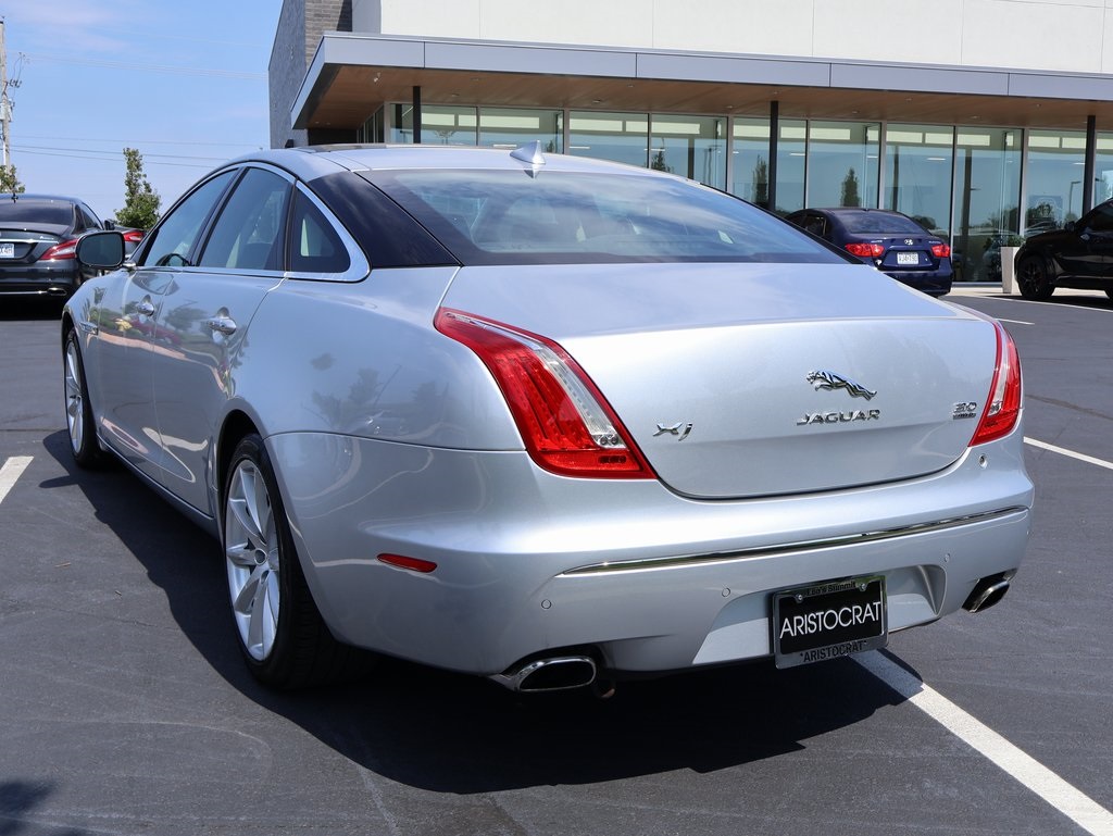 2014 Jaguar XJ Base photo 7