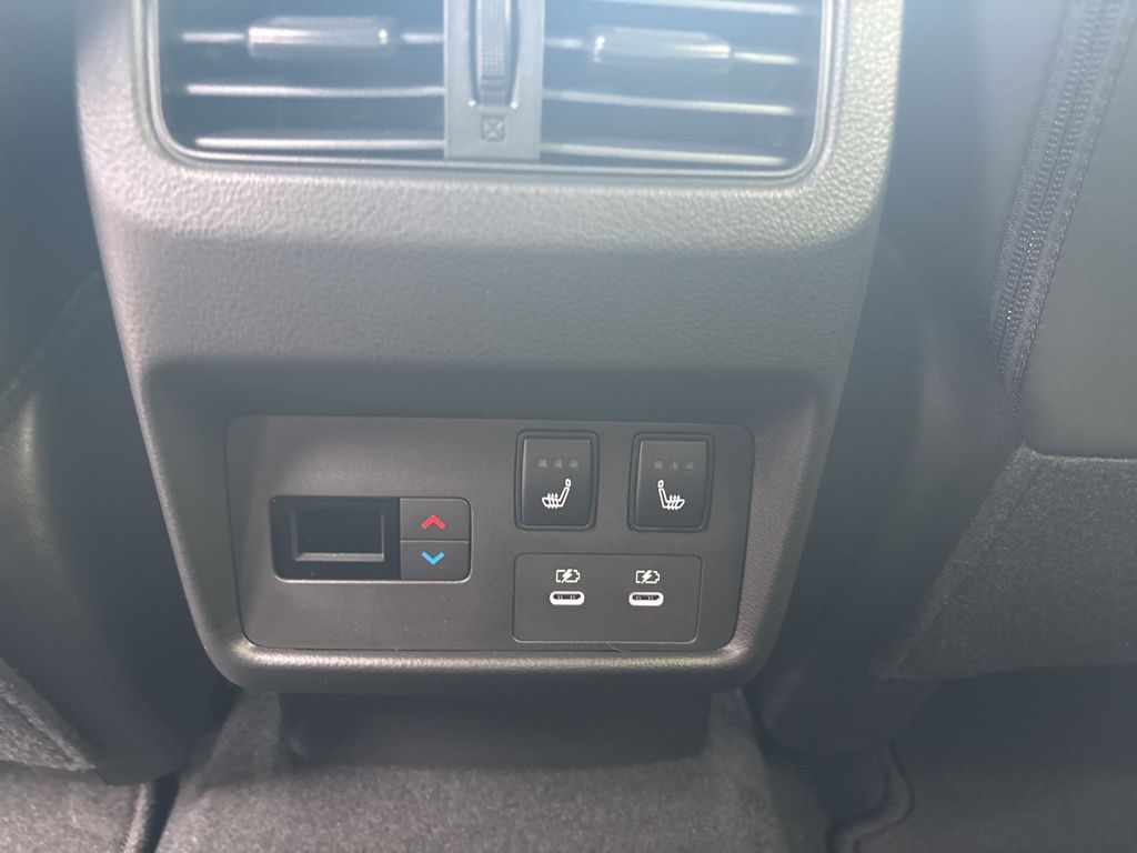 2026 Nissan Rogue Platinum photo 11
