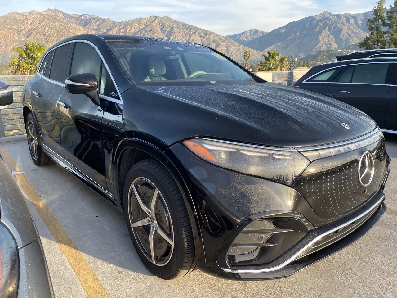 2023 Mercedes-Benz EQS SUV Base's photo