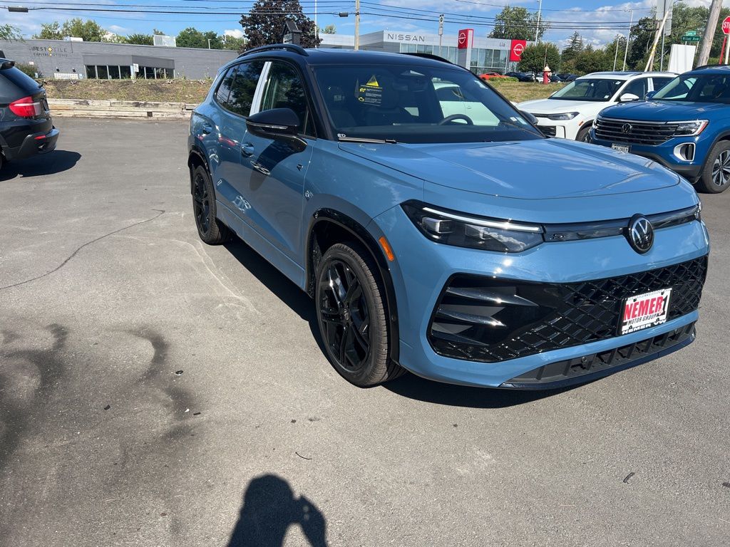 2025 Volkswagen Tiguan SE R-Line Black photo 3